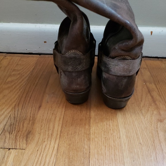 Boots - Picture 5 of 6